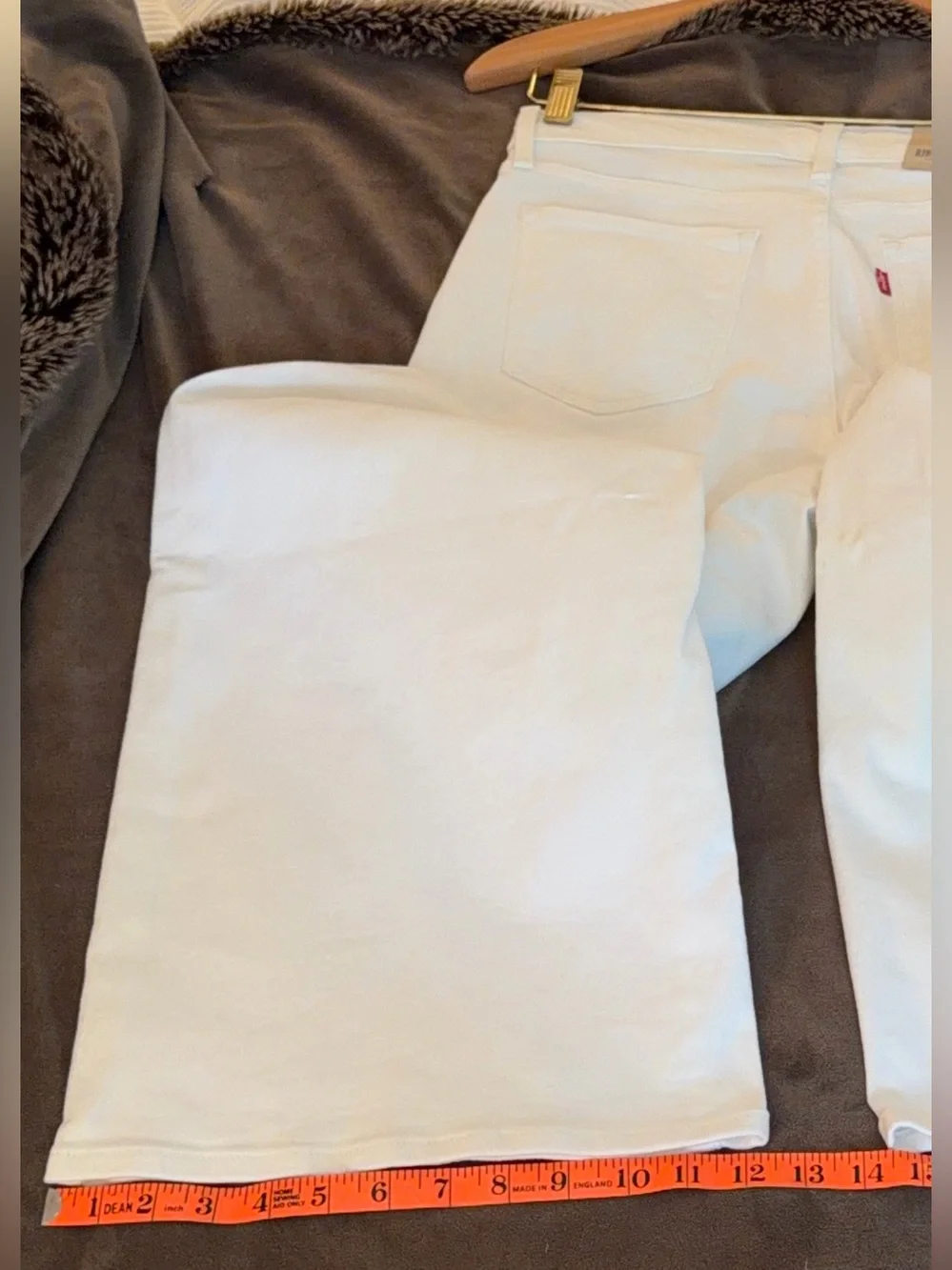 Levi's White 318 Shaping Wide-Leg Mid-Rise Jeans NWOT 29 x 32 - Picture 3 of 7